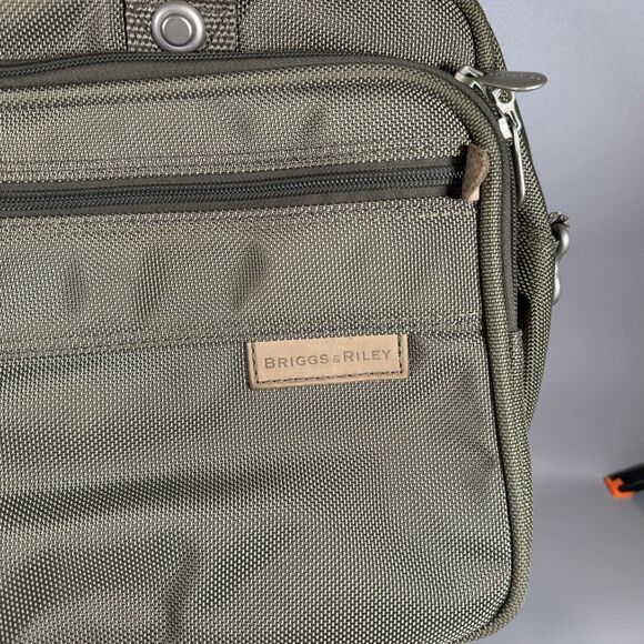 BRIGGS & RILEY Travelware Messenger Briefcase Shoulder Bag Green Nylon - Picture 2 of 8